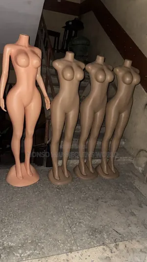 Plastic Armless Size 10 Female Dummy