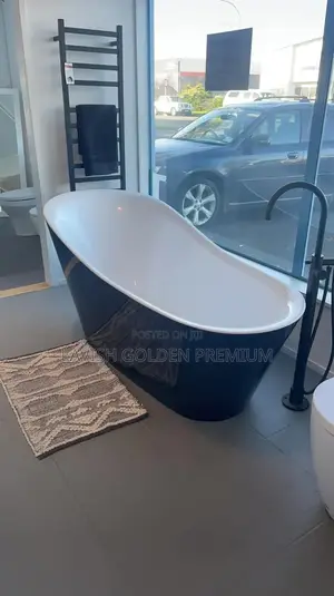 Premium Acrylic Black and White Bathtub
