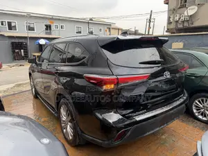 Toyota Highlander Platinum AWD 2023 Black