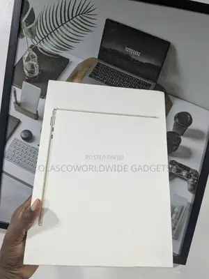 New Laptop Apple MacBook Air 2023 M2 16GB Apple M2 SSD 256GB