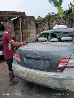 Camry 08 Back Windscreen