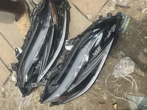 Headlights Es350 2025