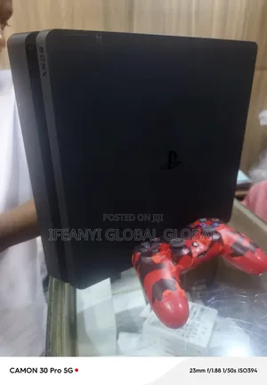 Ps4 Slim With 10 Game's and Pad