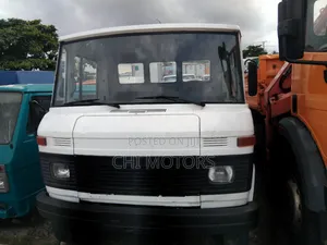 Mercedes-Benz 2004 White