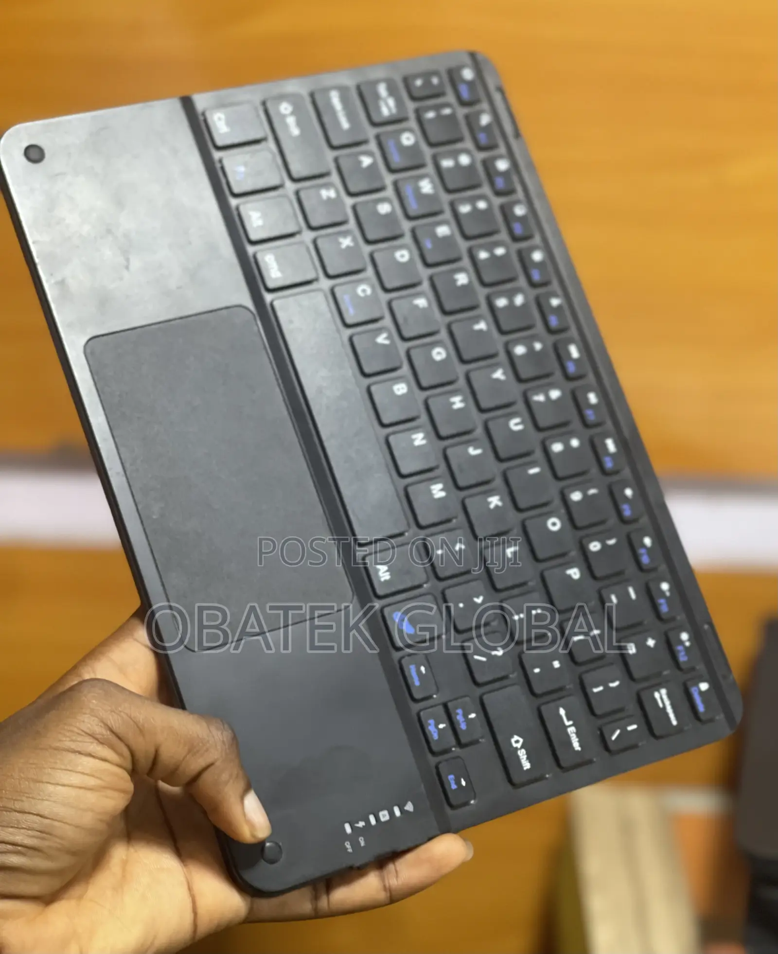 Universal iPad Keyboard