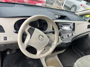 Toyota Sienna 2011 Gray