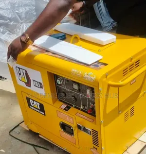 10|10.5kva Cat Diesel Soundproof Generator {Key Start With Battery}