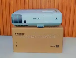 Brand New Epson Powerlite 935w Projector Bright ,Sharp & Reliable .