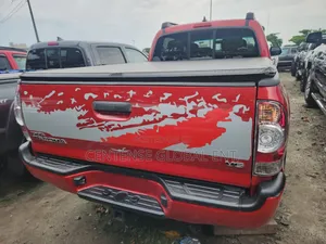 Toyota Tacoma 2015 Red