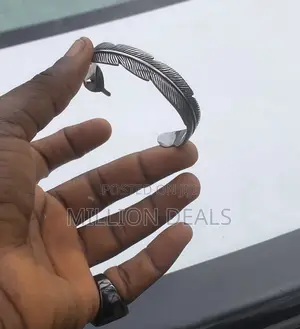 Poised Pattern Classic Men's Link Silver Bracelet