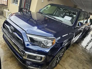 Toyota 4-Runner Limited 4dr 4x4 (4.0L 6cyl 5A) 2017 Blue