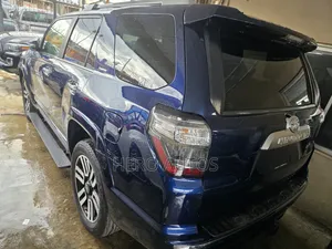 Toyota 4-Runner Limited 4dr 4x4 (4.0L 6cyl 5A) 2017 Blue
