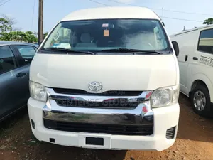 Toyota HiAce 2014 White