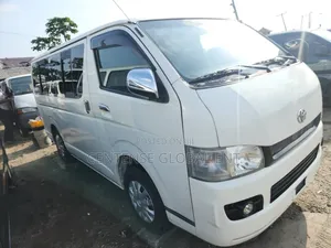 Toyota HiAce 2011 White