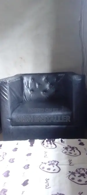 Good 1 Seater Sofa Leather Couch For Sale