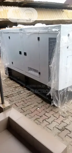 Brand New Perkins 400kva Soundproof Diesel Silent Lister Generator