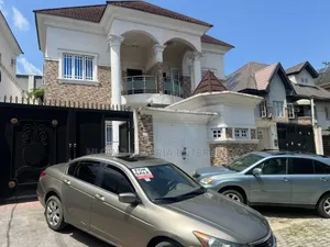4bdrm Duplex in  for sale