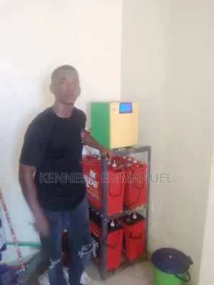 5kva Transformer Base Highbride Inverter With 4 Tubbler Battery