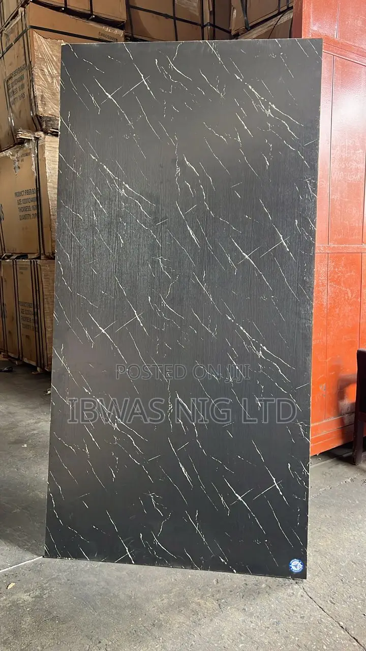 Blockboard Black Marble