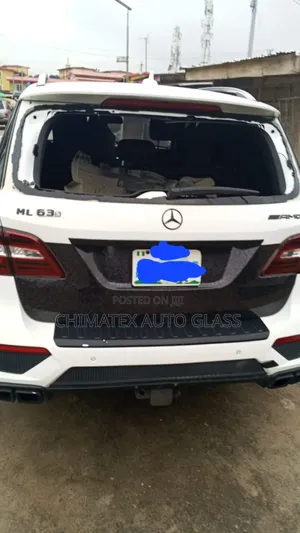 Ml350 2013 Factory Tinted Back Glass Available