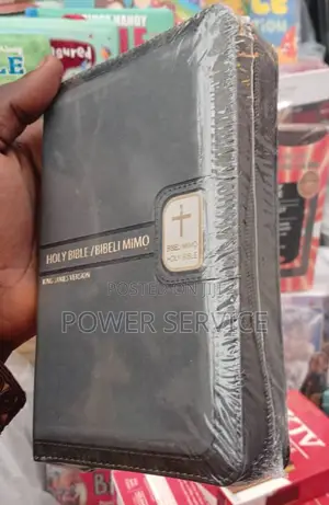 Holy Bible /Bibeli Mimo