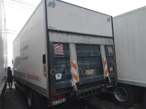 Mercedes Truck With Liftback 10tonnes 2009