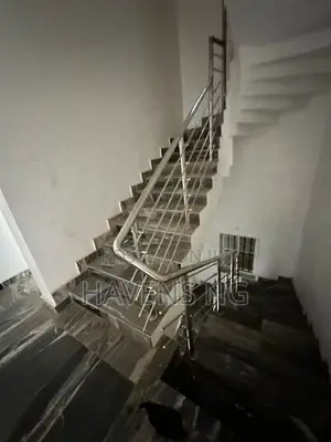 4bdrm Townhouse/Terrace in Dawaki for sale