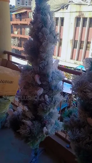 Full Snow Christmas Tree