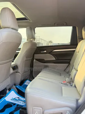 Toyota Highlander XLE 4dr SUV (3.5L 6cyl 6A) 2015 Off white