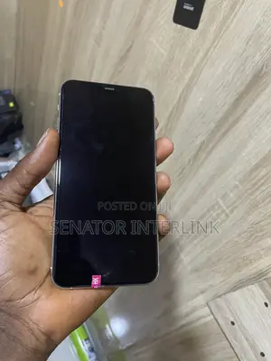 Apple iPhone 11 Pro Max 64 GB Gold