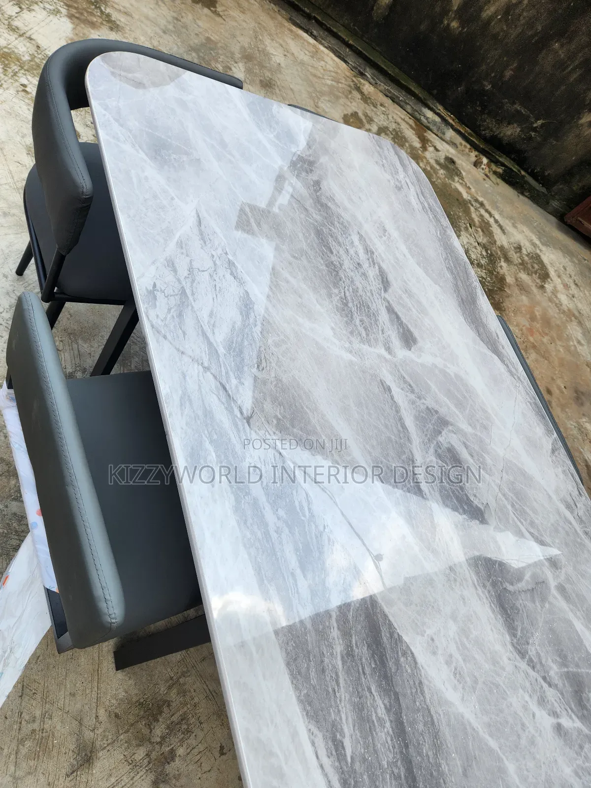 Dining Table by 6 Seater