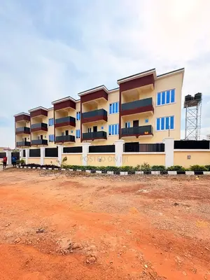 4bdrm Townhouse/Terrace in Gaduwa for sale