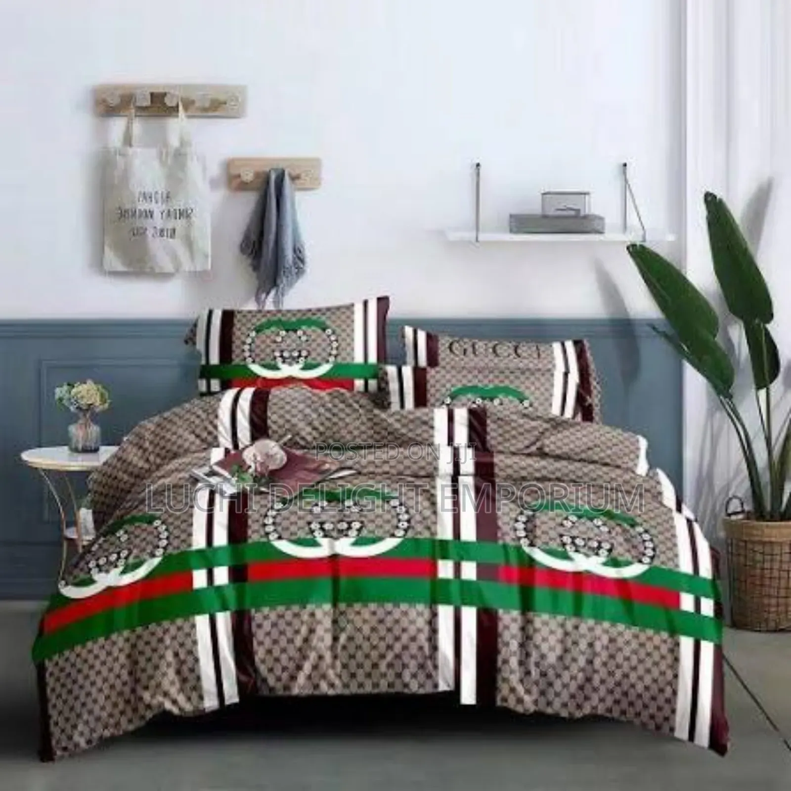 Cozy Luxury Gucci Bedding Sets.