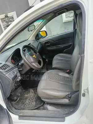 Mitsubishi L200 2010 White