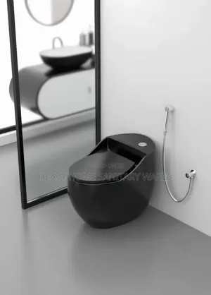 Round Black Married Set of Wc