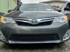 Toyota Camry XLE V6 4dr Sedan (3.5L 6cyl 6A) 2013 Green