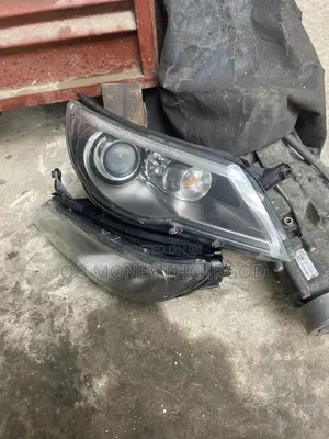 Headlights Volkswagen Tiguan 2008 2010 Europe