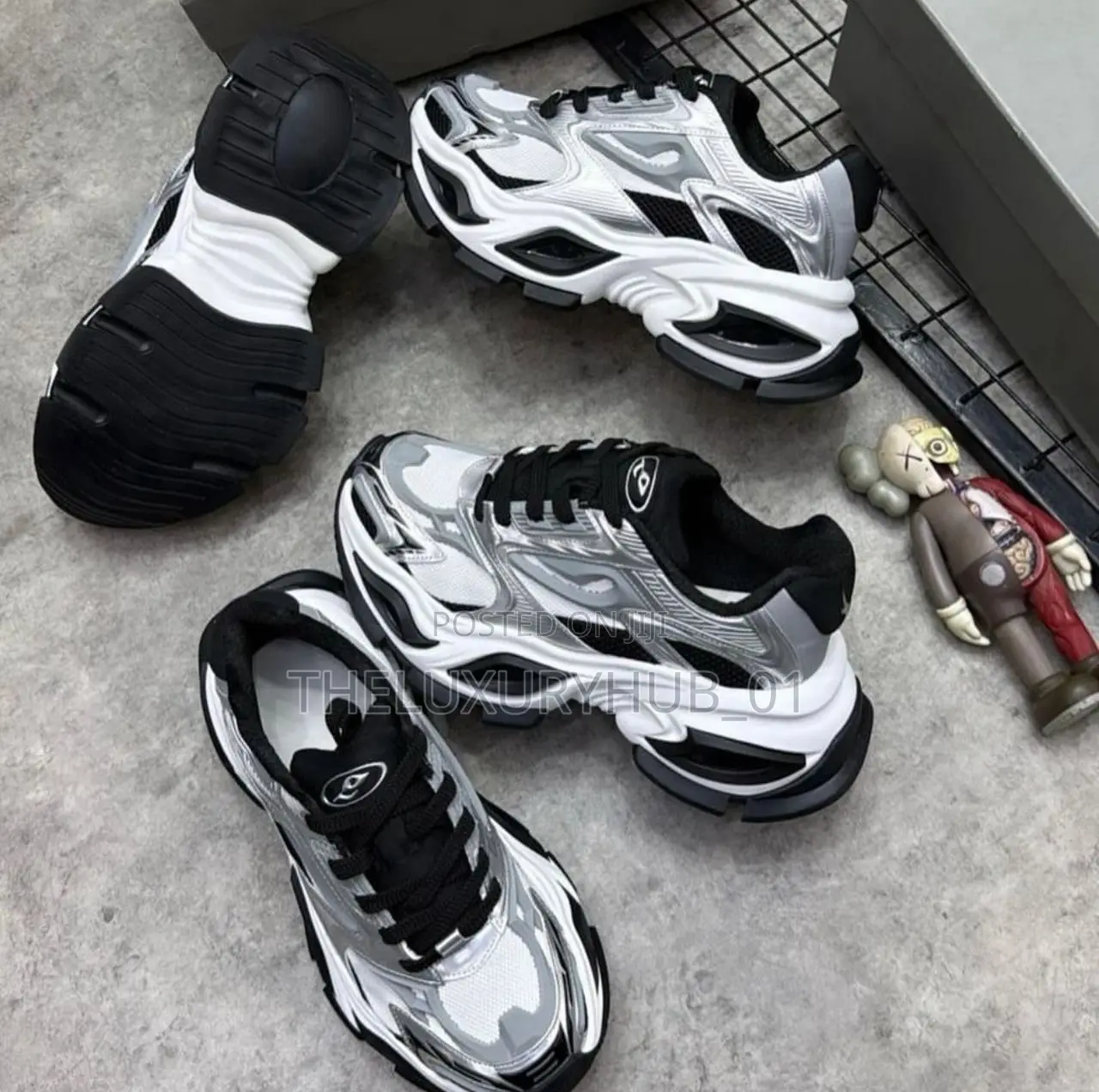 Omaet Trending Sneakers