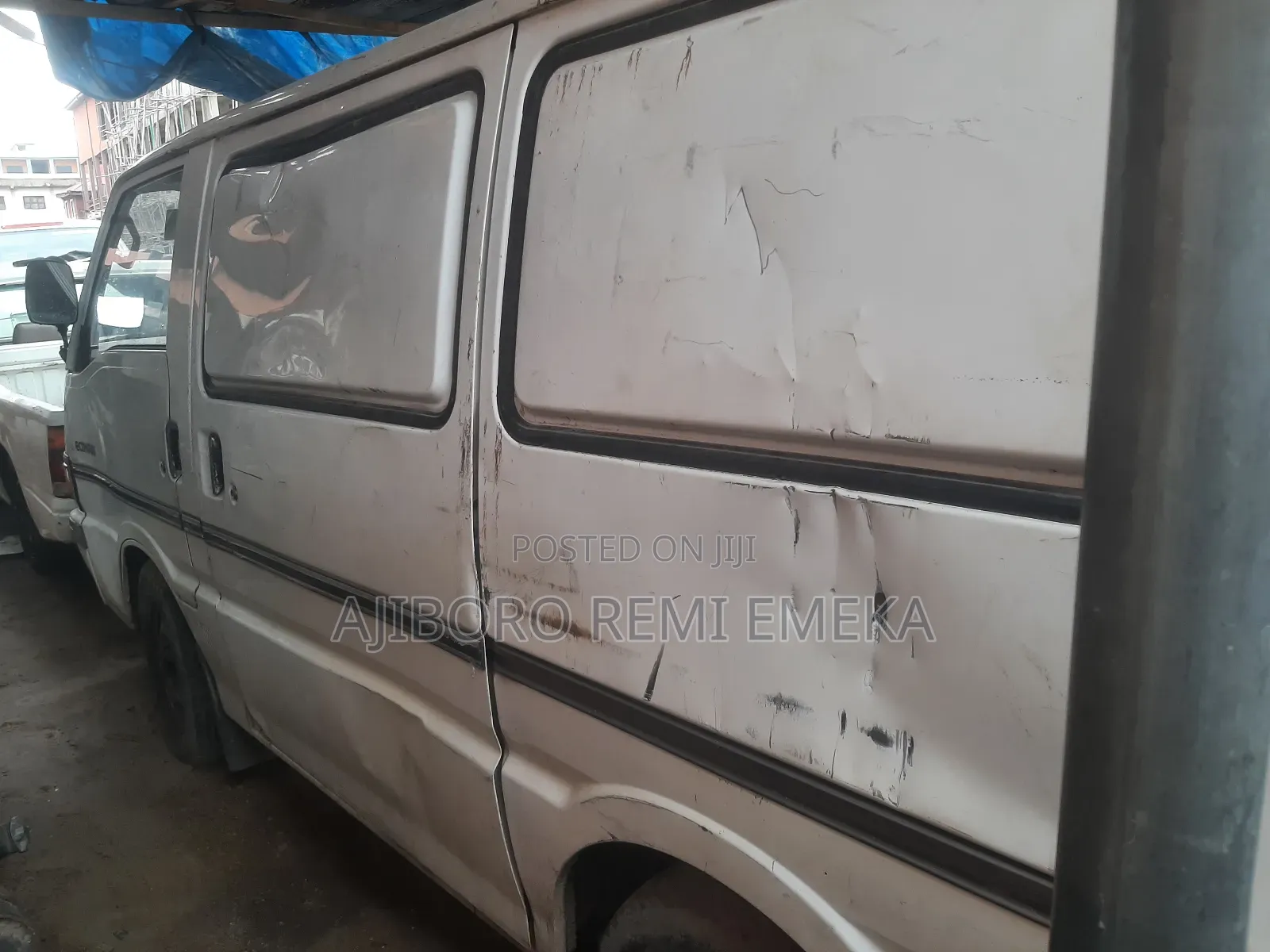 Ford Excursion 1995 White