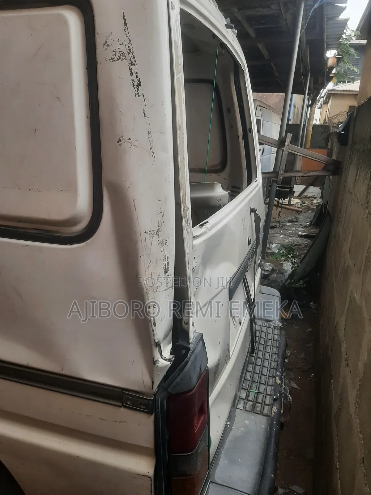 Ford Excursion 1995 White