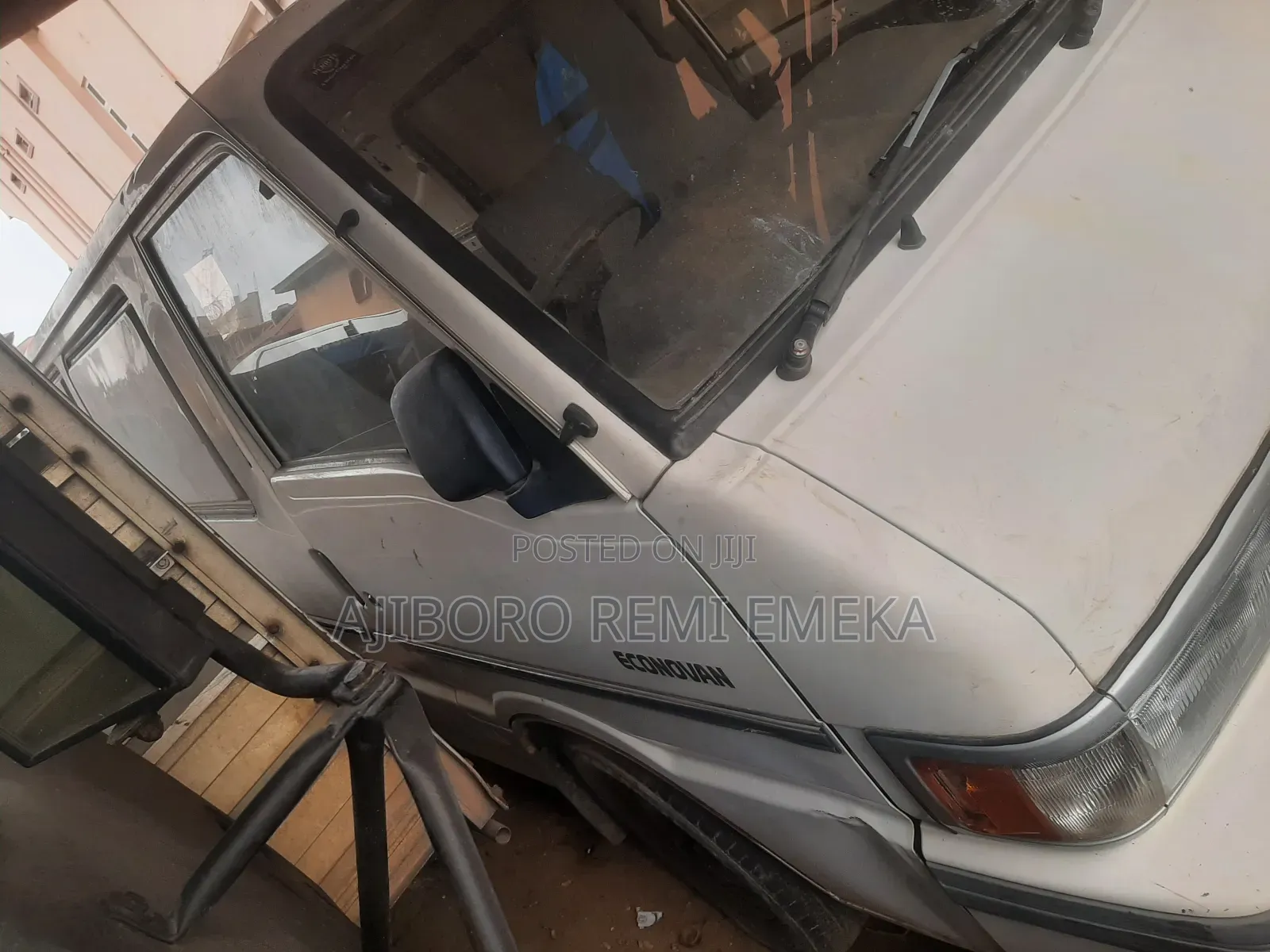 Ford Excursion 1995 White