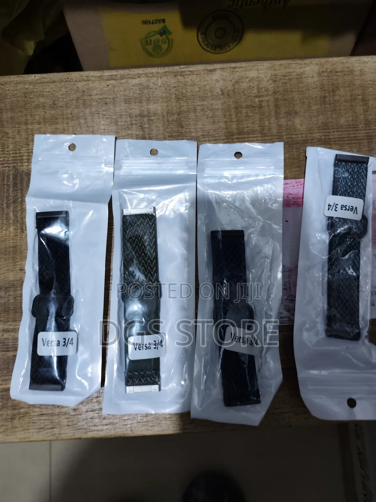 Fitbit Versa 3,4 Strap Loop