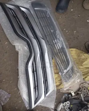 Toyota Venza Up Down Front Grille
