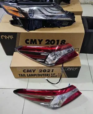 Toyota Camry 2018-2021 Headlights / Taillights