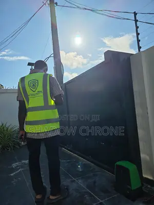 Premium Centurion D5 Smart Gate Motor — Fast & Durable