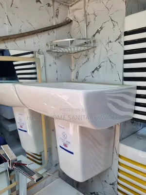 Gh15. Wall Mounted Basin and Pedestal