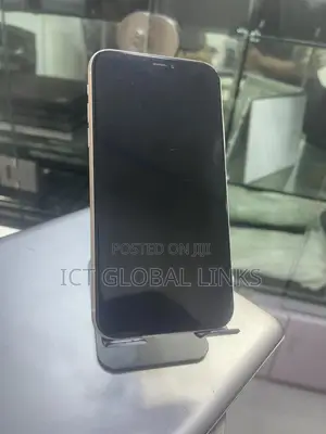 Apple iPhone XR 64 GB White