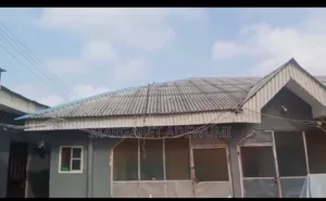7bdrm Bungalow in Ogunmowo, Ado-Odo/Ota for sale