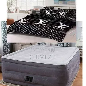 Durabeam Deluxe Air Mattress With 6 by 6 Complet XLV Duvet Set