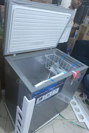 Midea 200l Chest Freezer (Mdrc277fzg43ngg) With Spacious Interior